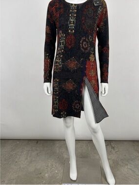 NWOT Desigual Abstract
Pattern Ribbed Tunic Sweater
Dress Size XS High Slit